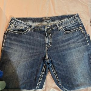 Silver Jeans Suki Capri - Sz22